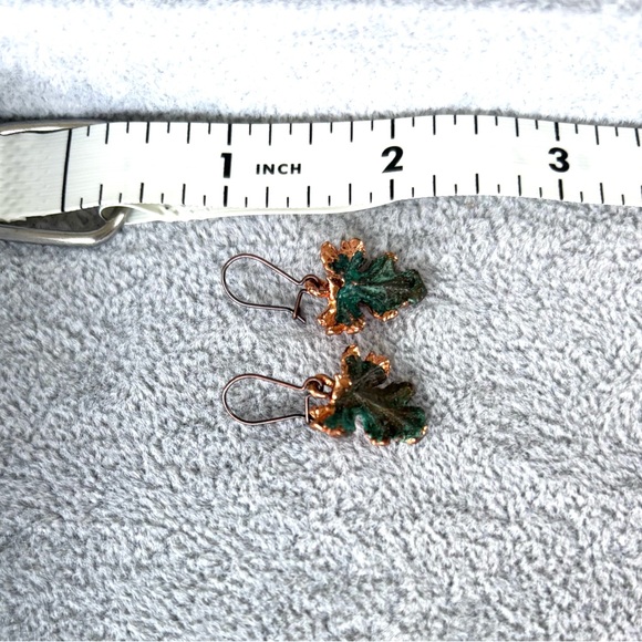 Drop Earrings in Green and Copper, Leaf Shaped w Wire Closure from Testone Hojas - Picture 5 of 5